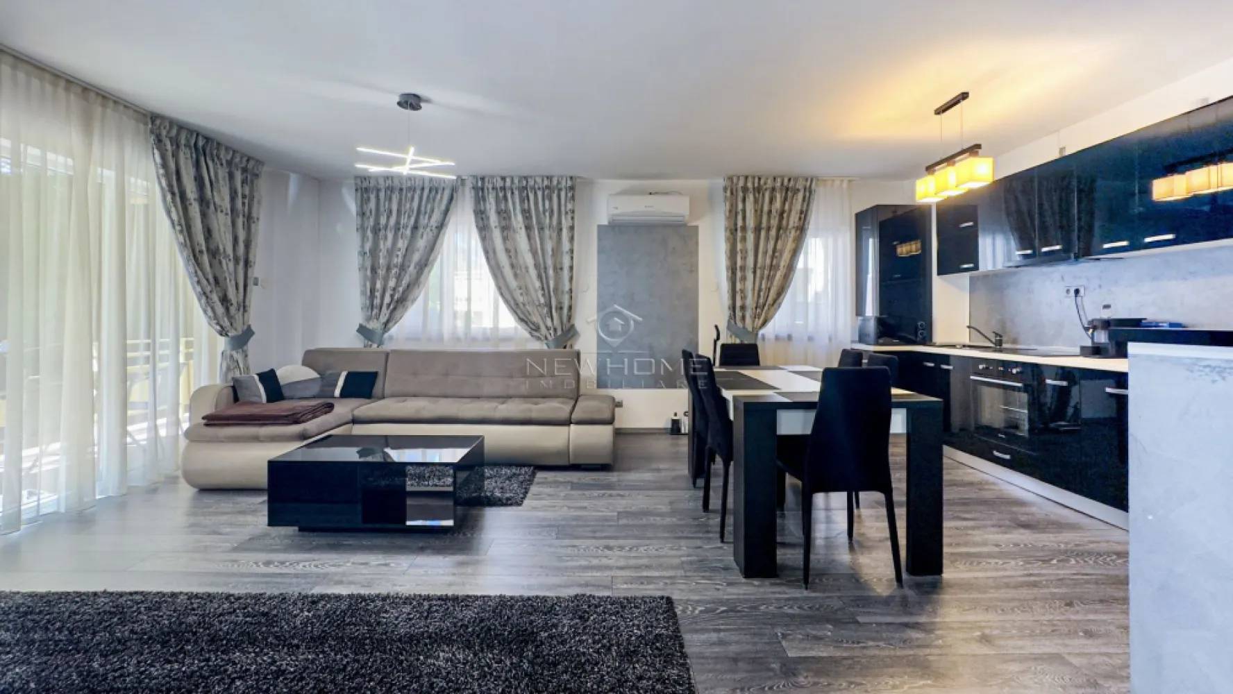 Apartament 3 camere 90 mp, 20 mp terasa, 90 mp gradina - NewHOME Imobiliare ofera in EXCLUSIVITATE spre vanzare, apartament modern cu 3 camere, situat in cartierul Buna Ziua intr-o zona linistita. Apartamentul este amplasat la parterul inalt al unui imobil construit in anul 2015. Compus din: hol, living openspace impreuna cu bucatariea, 2 dormitoare, 2 bai, 2 balcoane, se poate achiziționa și loc de PARCARE subteran, boxa pentru depozitare la prețul de 15.000 euro. Dispune de suprafata utila de 90 mp, 20 mp terase, 90 mp de gradina. Pentru confortul Dvs. se vinde complet mobilat/utilat, dotat cu centrala termica proprie, AER conditionat, electrocasnice de calitate. Avand in vedere poziția si avantajele zonei este una de mare interes, fiind in apropire de transport in comun, magazine alimentare, farmacii, banci etc. Pentru mai multe informatii si pentru a programa o vizionare, contactati-ne cu incredere!
