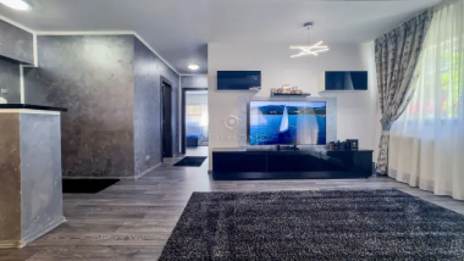 Apartament 3 camere 90 mp, 20 mp terasa, 90 mp gradina