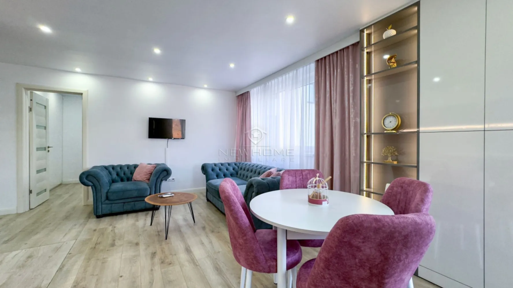 Apartament cu 3 camere de vânzare în zona Centrală