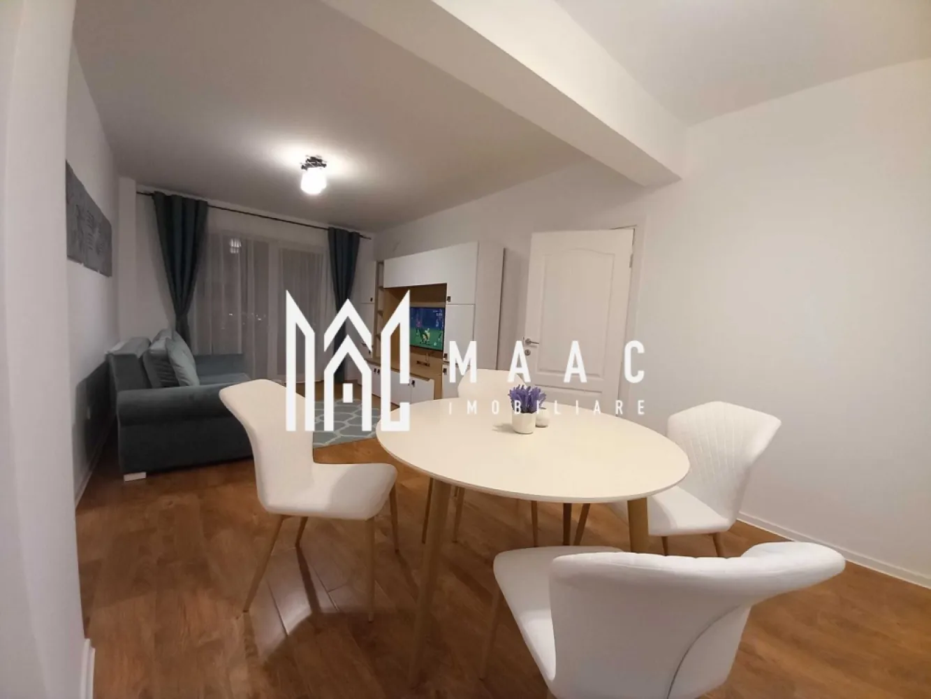 Apartament 2 camere | Modern | 60 MP | Balcon | Zona Dedeman - MAAC Imobiliare vă propune un apartament modern cu 2 camere decomandat situat in zona Dedeman. Caracteristici: Etaj: 6/7 Suprafata utila: 60 mp Anul: 2023 Parcare: inclusa in pret Compartimentare: Living separat, hol de acces, bucătărie complet utilată, dormitor matrimonial cu dressing, baie dotată cu duș și bideu, precum și balcon amenajat cu masă și scaune de grădină. Dotări și facilități: Dotat cu aer condiționat, combină frigorifică, televizor Smart, mașină de spălat rufe, mașină de spălat vase, plită pe gaz, cuptor electric, cuptor cu microunde și aspirator. Pentru mai multe detalii precizati telefonic ca ati vazut anuntul cu ID: CP2865145 }}
