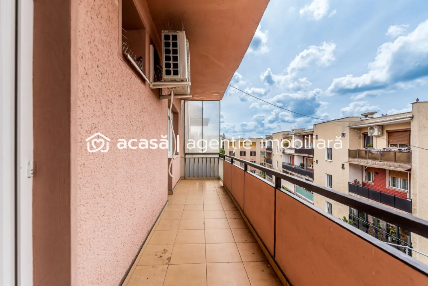 Apartament ultrafinisat la cheie cu 2 camere decomandat Piata Mica
