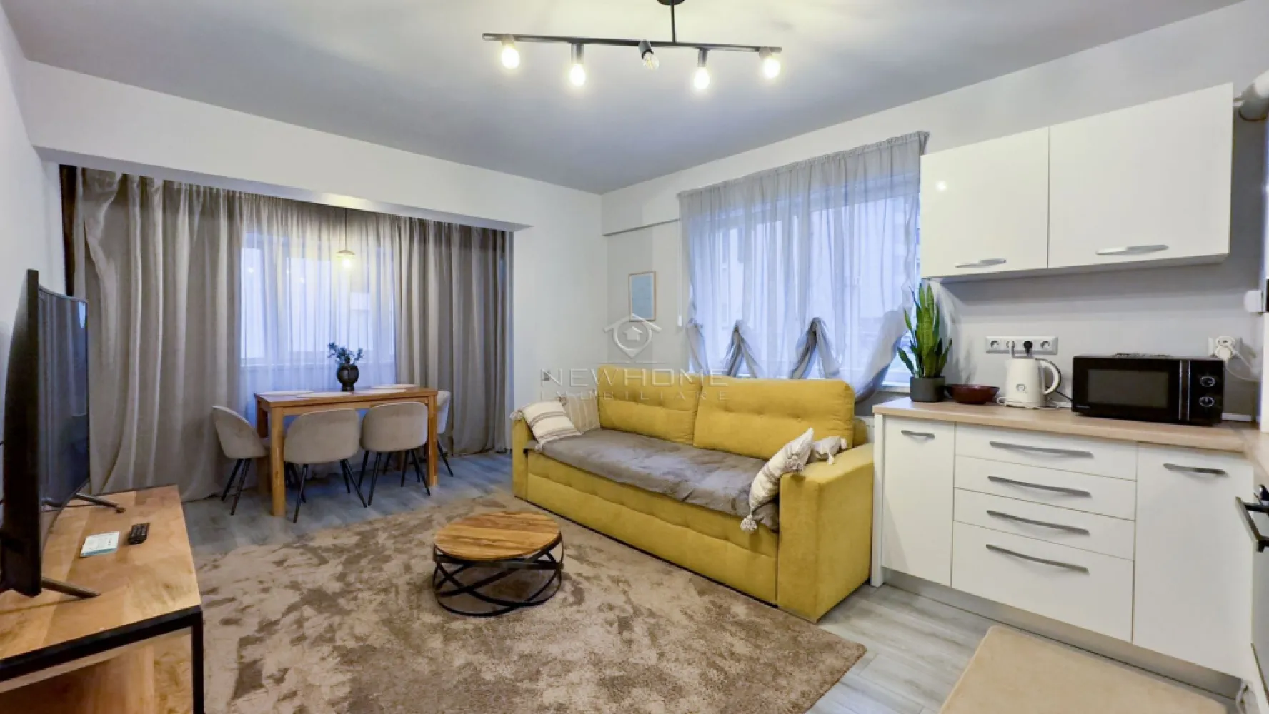 Apartament 2 camere, Parcare, Str Borhanciului - New HOME Imobiliare ofera in EXCLUSIVITATE spre inchiriere apartament modern cu 2 camere semidecomandat, situat pe Str. Borhanciului. Apartamentul este amplasat la etajul 1 din 4 intr-un imobil construit in anul 2018, dispune de suprafata utila de 50 mp. Compartimentat astfel: hol, living open space impreuna cu bucatarie, baie, dormitor, loc de PARCARE suprateran, situat în fața blocului. Pentru confortul Dvs. se inchiriaza complet mobilat si utilat, dotat cu centrala termica proprie. Acces facil la toate punctele de interes din zonă, ideal pentru cei care doresc să locuiască într-o zonă liniștită si modernă. Pentru mai multe informatii si pentru a programa o vizionare, contactati-ne cu incredere!