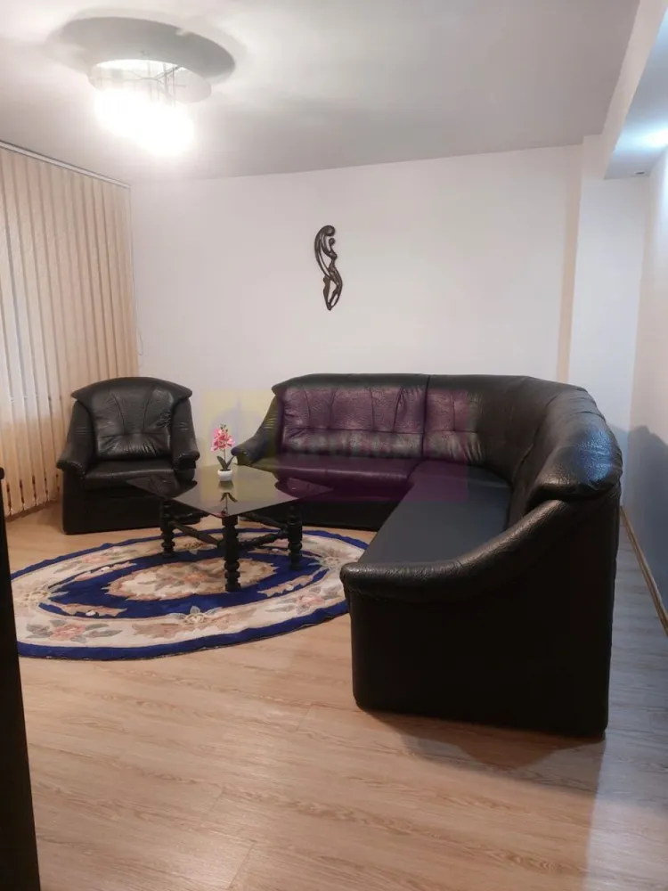 Apartament Piata Sudului- Sun Plaza- Brancoveanu. - Compania imobiliara Apulum 94 va propune spre inchiriere un apartament de 2 camere situat in zona Piata Sudului- Sun Plaza- Secuilor. 
Apartamentul este situat la etajul 1/4 este decomandat, foarte curat, renovat si bine intretinut. 
Mobilierul si finisajele au fost alese astfel incat sa ofere un ambient placut si functional. 
Apartamentul beneficiaza si de un loc de parcare. 
Zona este foarte usor accesibila avand metrou, statie stb, piata, parc, gradinita, scoala, mall, hypermarket. 
Pentru vizionare si alte detalii nu ezitati sa ma contactati pe nr 0733683446- Laura Ionescu.