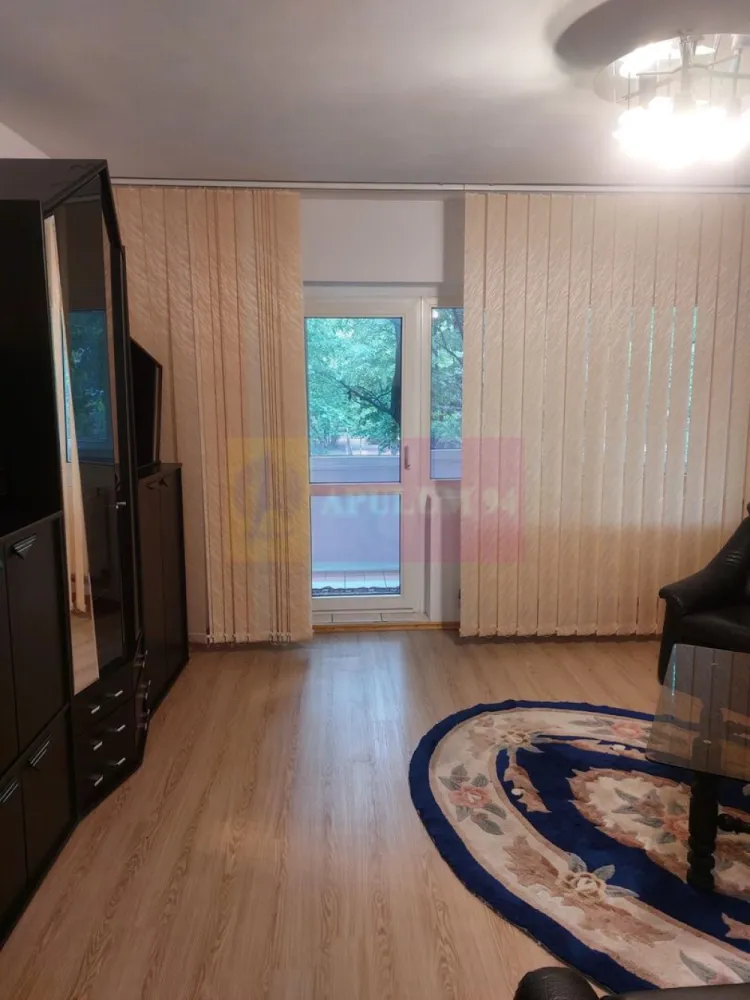 Apartament Piata Sudului- Sun Plaza- Brancoveanu. - Compania imobiliara Apulum 94 va propune spre inchiriere un apartament de 2 camere situat in zona Piata Sudului- Sun Plaza- Secuilor. 
Apartamentul este situat la etajul 1/4 este decomandat, foarte curat, renovat si bine intretinut. 
Mobilierul si finisajele au fost alese astfel incat sa ofere un ambient placut si functional. 
Apartamentul beneficiaza si de un loc de parcare. 
Zona este foarte usor accesibila avand metrou, statie stb, piata, parc, gradinita, scoala, mall, hypermarket. 
Pentru vizionare si alte detalii nu ezitati sa ma contactati pe nr 0733683446- Laura Ionescu.