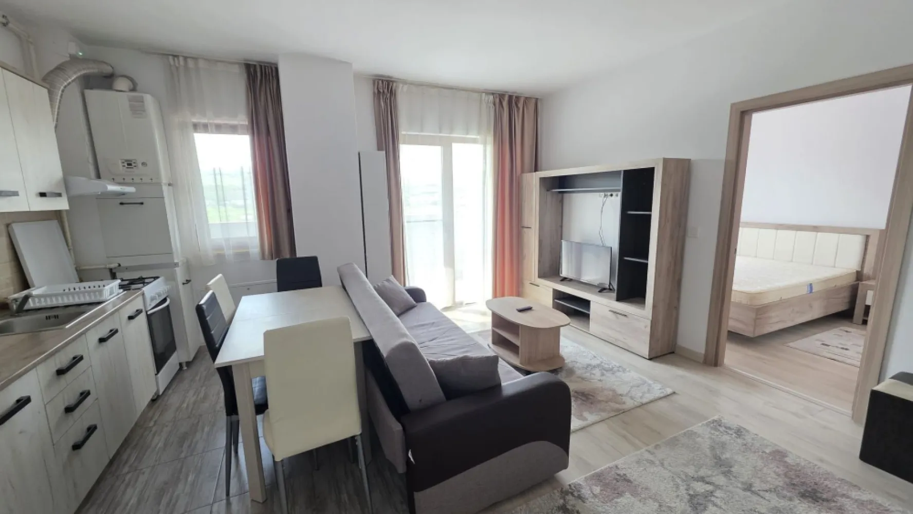 Apartament , etaj 1 , strada Malinului - Agentia Direkt Imobiliare propune spre inchiriere apartament spatios pozitionat la etajul 1 , in suprafata de 50 mp , compus din living cu bucatarie , 1 dormitor , 1 baie , 1 balcon .

Dispune de loc de parcare .

Mobilat si utilat in totalitate .