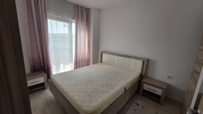 Apartament , etaj 1 , strada Malinului