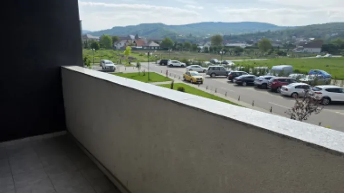 Apartament , etaj 1 , strada Malinului