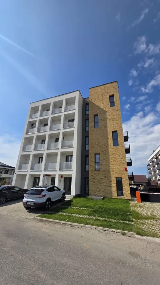 Apartament spatios , zona Kaufland , langa Drink Store - Direkt Imobiliare propune spre inchiriere apartament nou situat in zona Kaufland , langa Drink Store . Imobilul este pozitionat la etajul 3 , bloc cu lift , este la prima inchiriere , compus din Living si bucatarie , 1 dormitor , baie , balcon.

Dispune de loc de parcare .