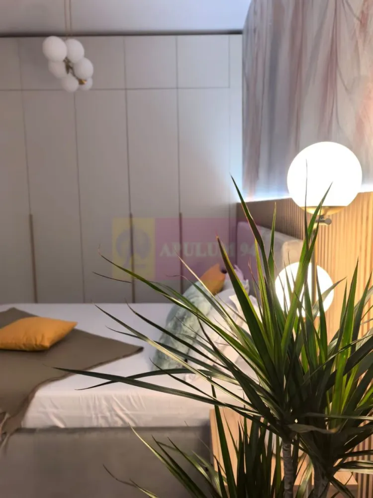 Apartament boutique 13 Septembrie- Marriott. - Compania imobiliara Apulum 94 va propune spre inchiriere un apartament de 2 camere tip boutique situat in zona 13 Septembrie, in apropiere de Hotel Marriott. 
Imobilu este construit in 2024.
Apartamentul este la prima inchiriere, este mobilat modern, cu finisaje premium, in tonuri calde. 
Bucataria este open-space si este mobilata si utilata in totalitate.
Beneficiaza de centrala termica proprie, incalzire in pardoseala.
Zona este foarte usor accesibila, apropiata de metrou Izvor, statie stb, parc, gradinita, scoala, centrul orasului. 
Pentru vizionare si mai multe detalii nu ezitati sa ma contactati pe nr 0733683446- Laura Ionescu.