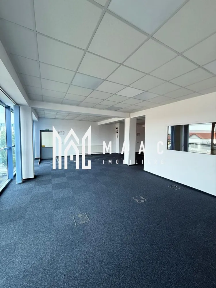 Spațiu comercial 240 mp|Calea Dumbrăvii |Vad stradal |Etaj 1 - MAAC Imobiliare vă propune spre închiriere un spațiu comercial generos, situat pe Calea Dumbrăvii, într-o zonă cu vizibilitate foarte bună și trafic intens, ideal pentru desfășurarea diverselor activități comerciale sau de birouri.

Spațiul are o suprafață utilă de 240 mp și este amplasat la etajul 1, beneficiind de vad stradal excelent și acces facil. Compartimentarea open space oferă flexibilitate în amenajare, fiind potrivit pentru showroom, clinică, birouri, salon, sediu firmă sau alte activități comerciale.

Proprietatea dispune de baie și bucătărie, oferind confortul necesar pentru desfășurarea activității în condiții optime.

• Suprafață utilă de 240 mp
• Vad stradal foarte bun
• Etaj 1
• Baie și bucătărie
• Spațiu versatil, ușor de adaptat

Pentru mai multe detalii, vă rugăm să menționați telefonic că ați văzut anunțul cu CP3099973