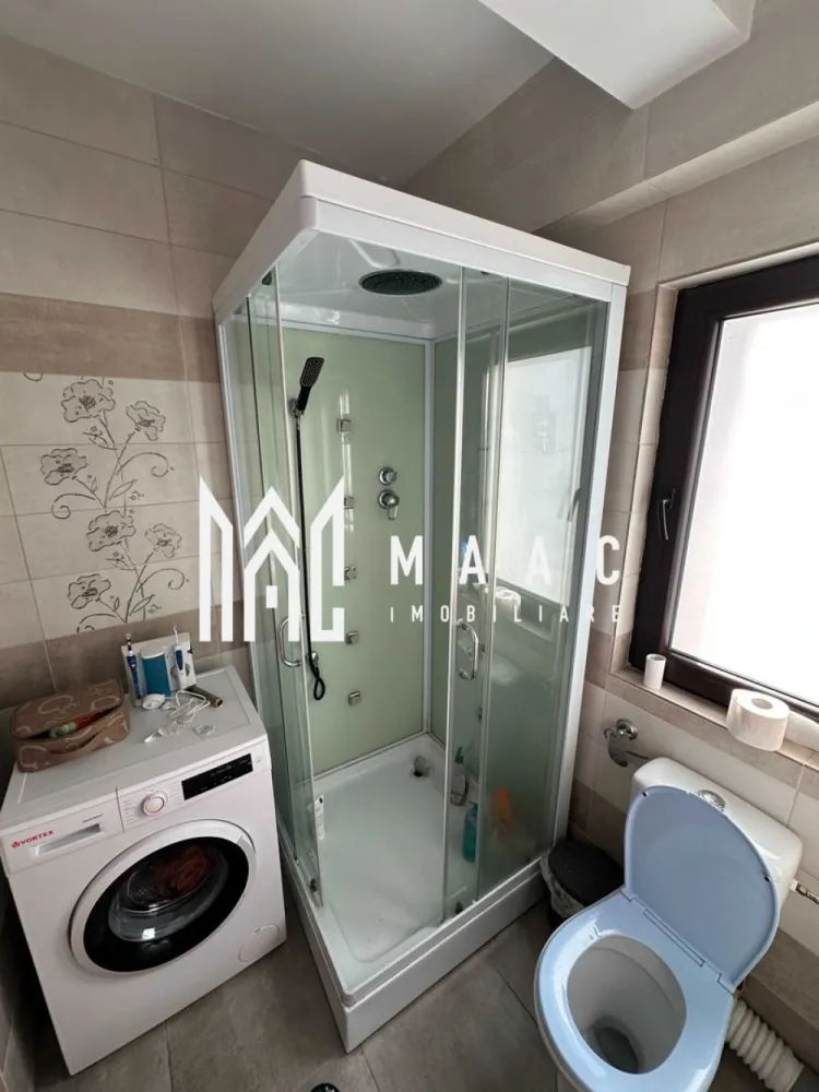 Apartament 2 camere de inchiriat | 55 mpu | Bulevardul Dem Radulescu | - MAAC Imobiliare vă propune spre închiriere un apartament modern cu 2 camere, situat pe Bulevardul Dem Rădulescu, una dintre cele mai apreciate zone rezidențiale din Râmnicu Vâlcea. Proprietatea este amplasată la etajul 4 din 5 al unui imobil prevăzut cu lift și se remarcă prin amenajarea modernă, confortul oferit și poziționarea excelentă.
Apartamentul este complet mobilat și pregătit pentru mutare imediată, fiind ideal pentru persoane care își doresc o locuință elegantă, într-o zonă liniștită și bine conectată.
Caracteristici:
Apartament cu 2 camere
Situat pe Bulevardul Dem Rădulescu
Etaj 4 din 5
Bloc cu lift
Mobilat modern
Ideal pentru închiriere pe termen lung
Compartimentare practică și luminoasă
Compartimentare:
Living spațios și luminos
Dormitor confortabil
Bucătărie complet amenajată
Baie
Hol de acces
Dotări:
Mobilier modern
Electrocasnice incluse
Finisaje moderne
Lift
Spații bine optimizate
Pregătit pentru mutare imediată
Avantaje:
Zonă apreciată și liniștită
Acces rapid către magazine, restaurante și cafenele
Aproape de mijloace de transport și puncte de interes
Confort ridicat și poziționare excelentă
Ideal pentru cuplu sau persoană activă
Pentru mai multe informații și programarea unei vizionări, echipa MAAC Imobiliare vă stă la dispoziție. ID3099240