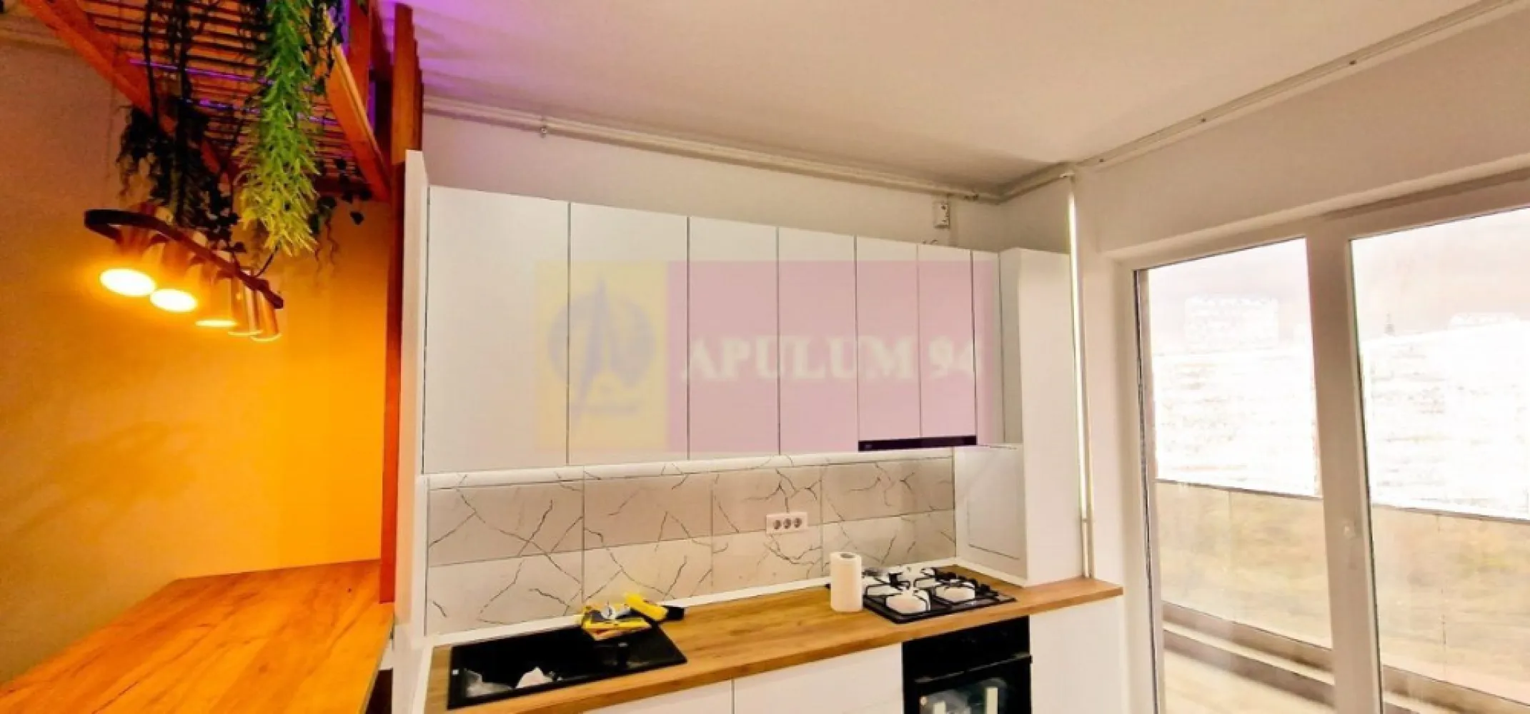 Apartament nou "zero km" 2 camere LUX Delta Vacaresti, cu loc parcare - PRET REDUS - OPORTUNITATE IMOBILIARA!

Vă propunem spre vanzare un apartament de 2 camere, semidecomandat 52mp situat într-o zonă deosebit de atractivă, cu vedere/ la cativa pasi de DELTA VACARESTI-Vitan Barzesti.

Apartamentul este din 2018 - nou - nu a locuit nimeni, etaj 3/6 Centrala termica de apartament. Tamplarie PVC 5 camere cu geam termopan LOW e 4 seasons. 
Este in totalitate nou si modern mobilat:
- bucatarie open space completa utilata, plita pe gaz, hota, frigider
- dormitor mobilat pat si saltea avand spatar tapitat pe perete, dulap pentru haine
- hol mobilat cu dulap pentru haine & incaltaminte si cuier
- sufragerie cu canapea pentru 3 persoane MOBEXPERT
Blocul are lift de 4 persoane.

Detine loc de parcare inclus in pret.

Avantajele zonei:
Acces excelent la transportul public, asigurând legături rapide cu toate zonele importante din București
DELTA VACARESTI: vă puteți bucura de activități recreative în aer liber, de alergare și zone de relaxare
Infrastructură educațională și medicală excelentă: scoli, grădinițe, și clinici medicale în apropiere, oferindu-vă liniștea necesară pentru familia dumneavoastră
În vecinătate se află supermarketuri, restaurante, cafenele și centre de fitness, oferindu-vă toate facilitățile la îndemână.
Cartier sigur și bine întreținut, ideal pentru familii, cu acces rapid la centrele de interes urban, dar și liniște și siguranță.
Acest apartament este o oportunitate excelentă pentru cei care doresc un stil de viață activ, dar și liniștit, în mijlocul unui cartier verde și bine conectat.
Proprietatea este disponibila imediat.
Comision agentie 3% + tva din pretul de vanzare.
Pentru mai multe detalii sau pentru a programa o vizionare, nu ezitați să ne contactați – Cristi/ Apulum 94/ Tel. Mobil: (004) 0733683462 !