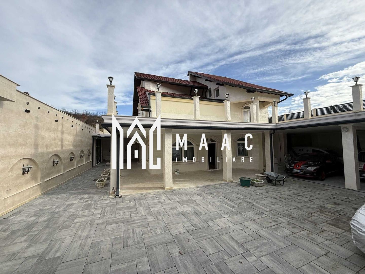 Casă | 4 camere | 240 MPU | Acces auto | Mediaș