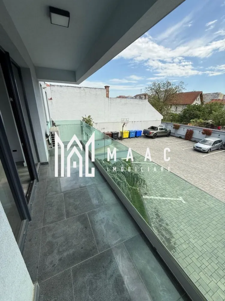 Apartament 3 camere| Calea Dumbrăvii | 2 Balcoane | Parcare - MAAC Imobiliare vă propune spre închiriere un apartament spațios și bine compartimentat care poate fi folosit atat ca locuinta cat si ca spatiu comercial , situat pe Calea Dumbrăvii, într-o zonă apreciată pentru accesibilitate și confort.

Imobilui are o suprafață utilă de 82 mp și este amplasată la etajul 1 al unui imobil dotat cu lift.
Apartamentul beneficiază de două balcoane, precum și de loc de parcare propriu.

• Suprafață utilă de 82 mp
• Etaj 1
• 2 balcoane
• Loc de parcare inclus
• Zonă accesibilă și bine conectată
• Compartimentare practică și spațioasă

Pentru mai multe detalii, vă rugăm să menționați telefonic că ați văzut anunțul cu CP3082481