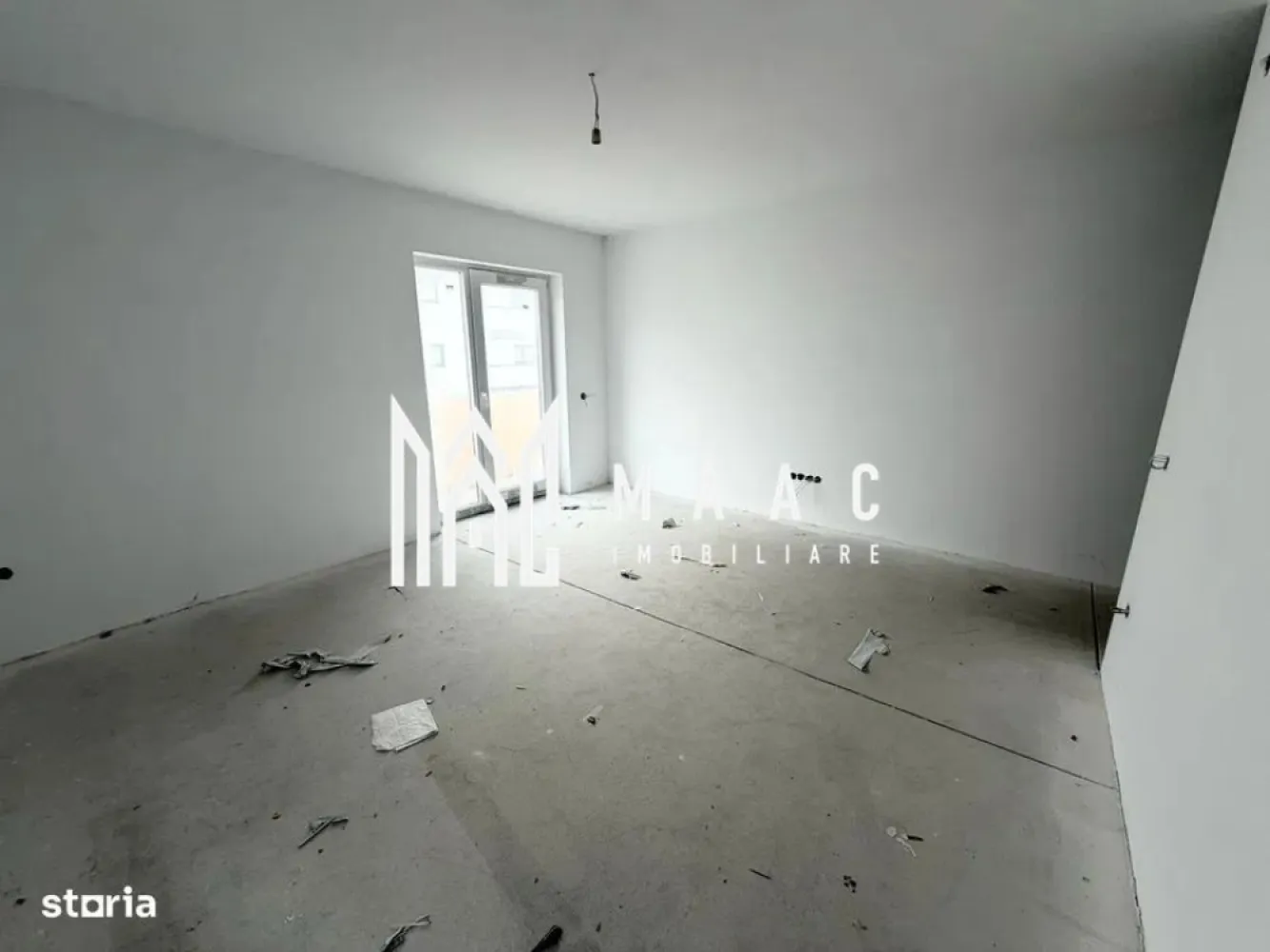 Apartament 3 camere | 74 mp | 2 băi | 2 balcoane | Calea Cisnădiei - MAAC Imobiliare vă propune spre vânzare un apartament cu 3 camere, situat la etajul 1 al unui imobil cu regim redus de înălțime (P+2), cu doar 2 apartamente pe palier, construcție nouă, în zona Calea Cisnădiei, pe strada Dorului, la aproximativ 3 minute de Lidl.

 Detalii proprietate
Suprafață utilă: 74 mp
Compartimentare: hol, bucătărie separată, living, 2 dormitoare, 2 băi, spațiu de depozitare
2 balcoane cu acces din living și dormitoare
Etaj: 1/2

Beneficii
1 loc de parcare inclus în preț
Imobil intabulat
Se vinde conform prezentării

 Avantaje
Zonă liniștită, cu acces rapid către oraș
Construcție nouă, imobil cu puține apartamente
Aproape de magazine și puncte de interes
📞 Pentru mai multe detalii și programarea unei vizionări, menționați telefonic ID-ul anunțului:CP3096881