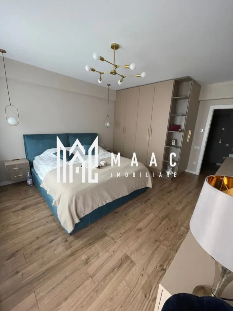 Apartament 3 camere | 70 MPU | Parter | Turnisor - MAAC Imobiliare vă propune spre vânzare un apartament situat într-o zonă rezidențială liniștită, într-un bloc nou, construcție finalizată în decembrie 2021, amplasat pe strada Eduard Bielz, într-un ansamblu cu regim de înălțime P+1+etaj retras. Detalii proprietate: Suprafață utilă: 70 mp Etaj: parter Compartimentare: decomandat Structură: 2 dormitoare Living cu bucătărie open space Hol 2 băi Balcon Parcare: 2 locuri de parcare incluse în preț: 1 loc subteran 1 loc suprateran Dotări și stare: Apartamentul se vinde complet mobilat și utilat Bloc modern, bine întreținut Facilități ansamblu: Curte interioară Loc de joacă pentru copii Pentru mai multe detalii precizati telefonic ca ati vazut anuntul cu ID: CP2862376 }}