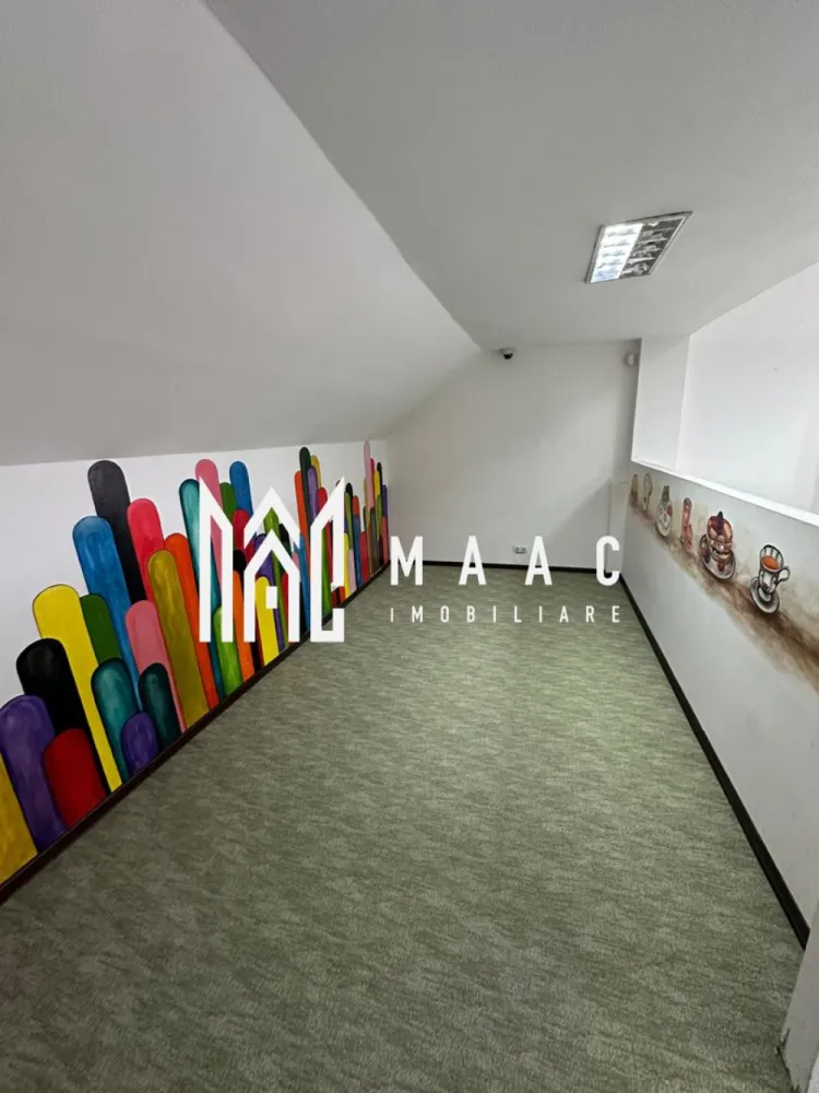 Spatiu comercial | 100mp | Zona Calea Dumbravii - MAAC Imobiliare ofera spre inchiriere spatiu comercial, compartimentat, in zona Calea Dumbravii. Se preteaza ca si afterschool, datorita amplasamentului imobilului si al compartimentarii. In pretul chiriei este inclus si curentul, datorita panourilor solare. Spatiul are suprafata utila este de 100mp, se afla la mansarda unei case cu regim de inaltime P+1+M, si este alcatuit dintr-o incapere spatioasa si luminoasa, bucatarie inchisa, baie si un mic spatiu de depozitare, cu acces din grupul sanitar. Se percepe o chirie in avans si garantie in cuantumul unei chirii lunare. Disponibilitate imediata. Pentru mai multe detalii sau pentru a programa o vizionare, va rugam specificati telefonic: CP2867107 }}