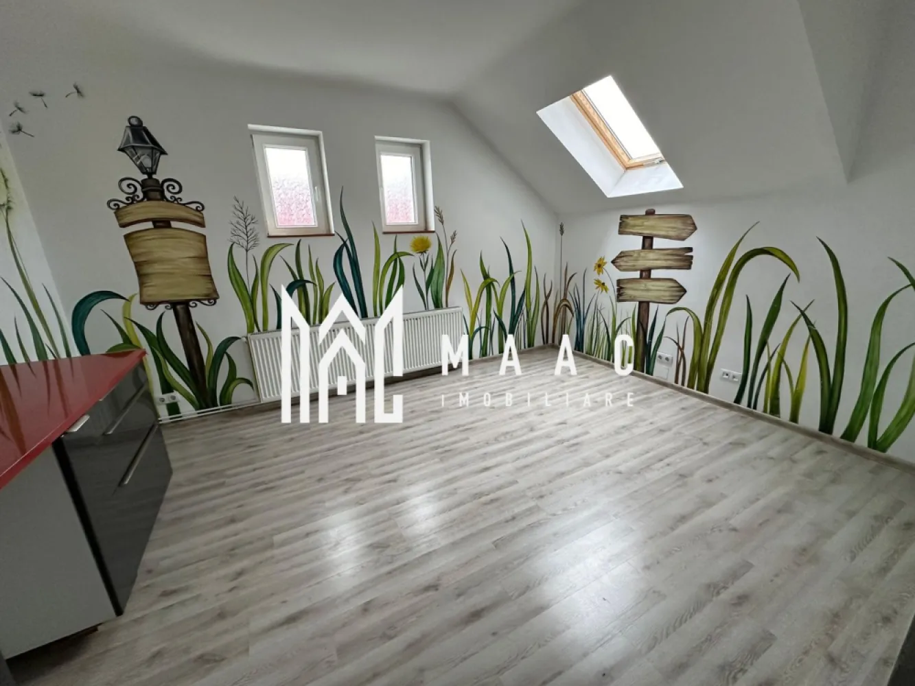 Spatiu comercial | 100mp | Zona Calea Dumbravii - MAAC Imobiliare ofera spre inchiriere spatiu comercial, compartimentat, in zona Calea Dumbravii. Se preteaza ca si afterschool, datorita amplasamentului imobilului si al compartimentarii. In pretul chiriei este inclus si curentul, datorita panourilor solare. Spatiul are suprafata utila este de 100mp, se afla la mansarda unei case cu regim de inaltime P+1+M, si este alcatuit dintr-o incapere spatioasa si luminoasa, bucatarie inchisa, baie si un mic spatiu de depozitare, cu acces din grupul sanitar. Se percepe o chirie in avans si garantie in cuantumul unei chirii lunare. Disponibilitate imediata. Pentru mai multe detalii sau pentru a programa o vizionare, va rugam specificati telefonic: CP2867107 }}