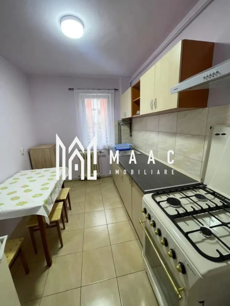 Apartament | 2 camere | Balcon | Parcare | Hipodrom 2 - Maac Imobiliare vă propune spre închiriere un apartament semidecomandat cu 2 camere, ideal pentru o persoană sau un cuplu care își dorește confort și acces facil către punctele de interes ale orașului. Locuința este compusă din living și dormitor complet mobilate, o bucătărie mobilată și utilată cu strictul necesar, precum și o baie renovată, amenajată modern. Apartamentul dispune de balcon, oferind un spațiu suplimentar pentru relaxare sau depozitare. Poziționarea este un real avantaj, imobilul fiind situat în apropierea multor zone de interes, cu acces rapid către mijloace de transport, magazine, instituții și alte facilități urbane. Apartamentul se închiriază mobilat și funcțional, fiind pregătit pentru mutare imediată. Condiții de închiriere: Se percepe o garanție în cuantumul unei chirii. Nu sunt acceptate animalele de companie. Pentru mai multe detalii și programarea unei vizionări, vă invităm să contactați Maac Imobiliare, specificând ID: CP2856228 }}