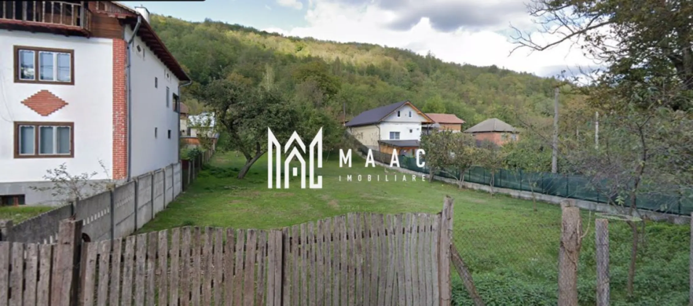 Teren Intravilan 10.000 mp | Livadă + Pădure de salcâm | Bărbătești - Maac Imobiliare prezintă spre vânzare un teren intravilan generos, situat în comuna Bărbătești, la câțiva kilometri de Râmnicu Vâlcea, într-o zonă liniștită și locuită.

 Suprafață totală: 10.000 mp

4.000 mp livadă

6.000 mp pădure de salcâm

 Caracteristici:

Intravilan, pretabil pentru construcția unei case 

Situat între case, zonă locuită și sigură

Deschidere la drum asfaltat, acces facil

Utilități: apă de la rețea disponibilă

Cadru natural deosebit, liniște și aer curat

Pentru mai multe detalii, vă rugăm să menționați telefonic ID-ul anunțului: CP2675048