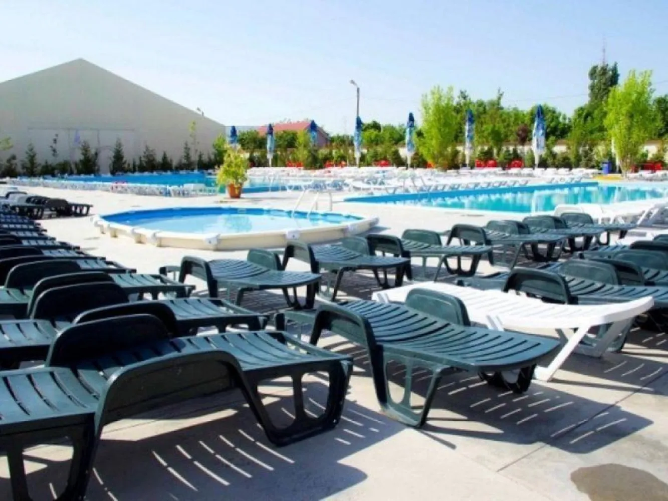 Pensiune restaurant , piscina, salon de evenimente de vanzare