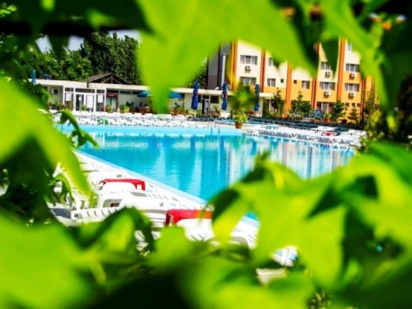 Pensiune restaurant , piscina, salon de evenimente de vanzare