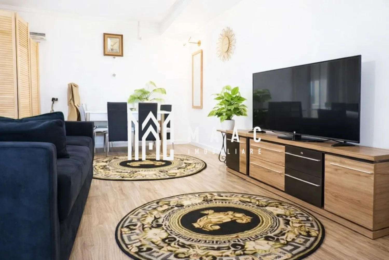Apartament 2 Camere | 47 MPU | Bulevardul Mihai Viteazul - MAAC Imobiliare oferă spre vânzare un apartament cu 2 camere.

Apartamentul are acces facil către toate punctele de interes: centre comerciale, bănci, farmacii, instituții de învățământ (școli și facultăți), precum și mijloace de transport în comun.

Compartimentare:
 • Hol de acces
 • Living separat de bucătărie prin ușă glisantă
 • Dormitor
 • Baie

Suprafață utilă: 47 mp

Dotări și avantaje:
 • Toate instalațiile sunt noi
 • Centrală termică proprie nouă
 • Aer condiționat nou
 • Mobilier nou
 • Apartamentul nu necesită nicio investiție, fiind gata de mutare

Pentru mai multe detalii sau pentru programarea unei vizionări, vă rugăm să ne contactați, menționați ID-ul anunțului: CP2864576.