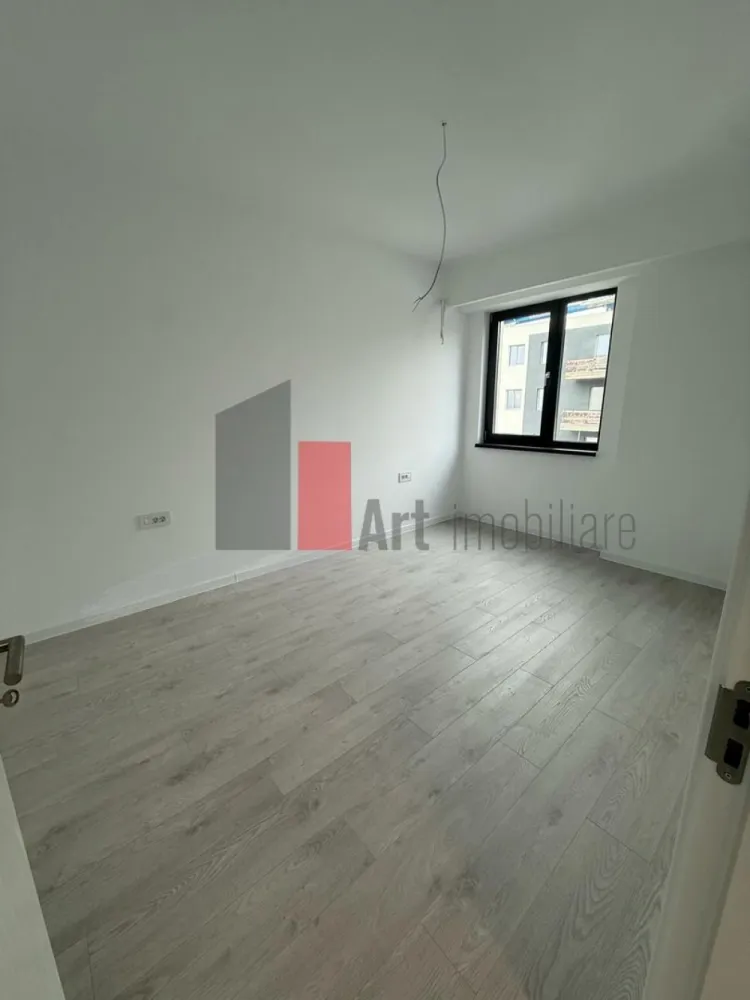 2 camere bloc 2025 - Novum Timișoara - Art Imobiliare va prezinta spre vanzare un apartament superb de 2 camere situat la etajul 11 al unui imobil construit in 2025. 

Langa impbil se gaseste parcul Liniei si la 20 minute de mers pe jos de Mall Plaza. 
La pretul afisat de anumite platforme se adauga TVA.
Apartamentul are un loc de parcare ce se poate cumpara separat la pretul de 13000 + TVA
Se poate face taxare inversa.

Pentru detalii sau vizionare va stam la dispozitie: 0775 266 712