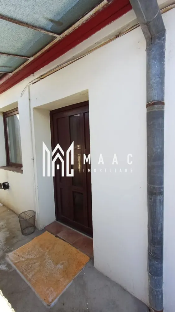 Garsoniera | 22 MPU | Curte comuna | Hipodrom 2 - Maac Imobiliare vă propune spre închiriere o garsonieră cu suprafața de 22 mp, situată la casă, complet mobilată și utilată, pregătită pentru mutare imediată. Imobilul este amplasat într-o zonă liniștită, cu acces facil către școli, grădinițe, magazine și stații de autobuz, oferind un plus de confort și accesibilitate. Garsoniera este ideală pentru o singură persoană sau un cuplu, fiind practică și eficient compartimentată. Costurile pentru utilități sunt fixe, în valoare de 350 lei/lună, sumă ce include apă, curent electric, gaz și cablu TV, oferind predictibilitate și un control mai bun al cheltuielilor. O alegere excelentă pentru cei care își doresc un spațiu cochet, într-un cadru liniștit. Condiții de închiriere: Se percepe garanție în cuantumul unei chirii lunare. Nu sunt acceptate animale de companie. Pentru mai multe detalii și programarea unei vizionări, vă invităm să contactați MAAC Imobiliare, specificând ID: CP2869306 }}