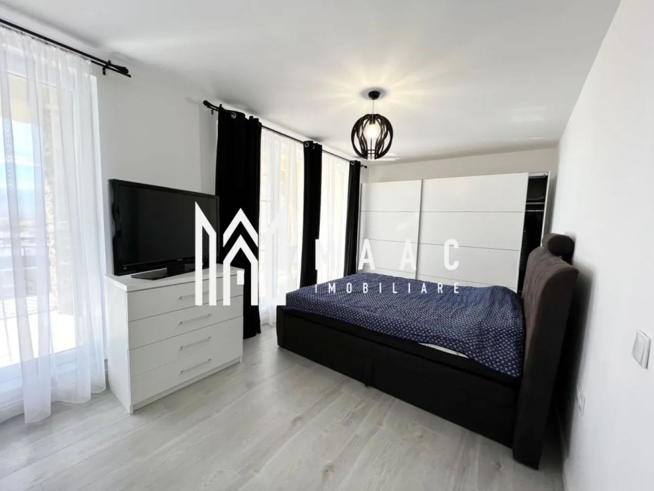 Casa insiruita I 4 camere I Cristian - MAAC Imobiliare va propune spre vanzare o casa amplasata in zona intrarii in localitatea Cristian.

Locuinta are o suprafata utila de 119 mp compartimentata astfel:
- parter: living, bucatarie, baie, camera tehnica;
- etaj 1: 2 dormitoare, hol, baie, balcon-9mp
- etaj 2: dormitor, baie, terasa-23mp

Proprietatea are curte-cca 80 mp si doua locuri de parcare.

Se vinde mobilata si utilata. Disponibila imediat.

Pentru mai multe detalii precizati telefonic ca ati vazut anuntul cu ID: CP1599996
