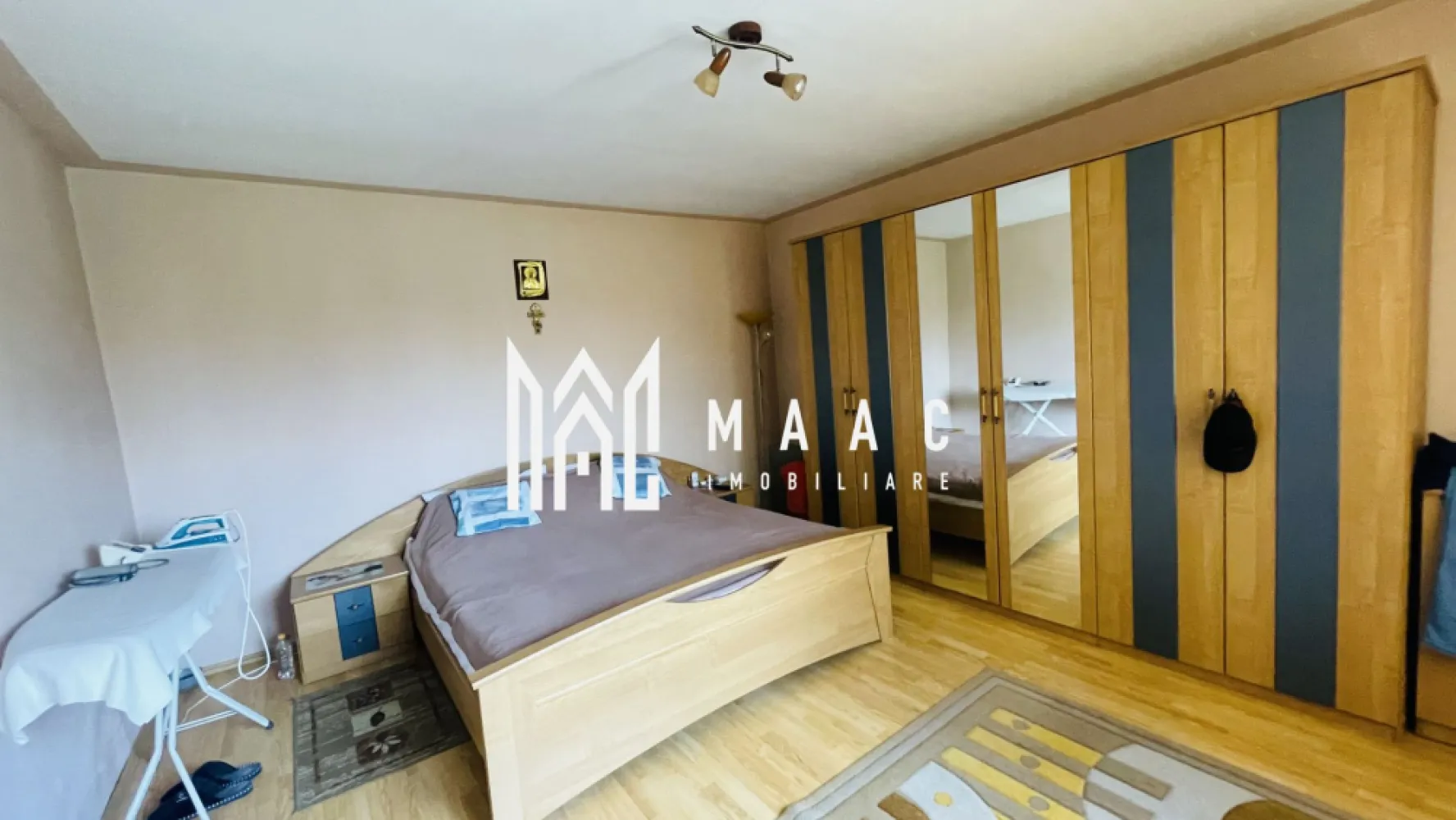 Vila 9 camere I 370 MP I Curte 500 MP I Zona Turnisor I 5 Bai