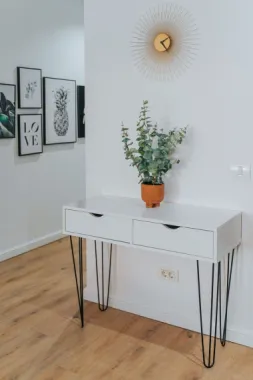 3 camere, ultracentral, Oradea. 750 Euro/lună + TVA (neg). Comision 0