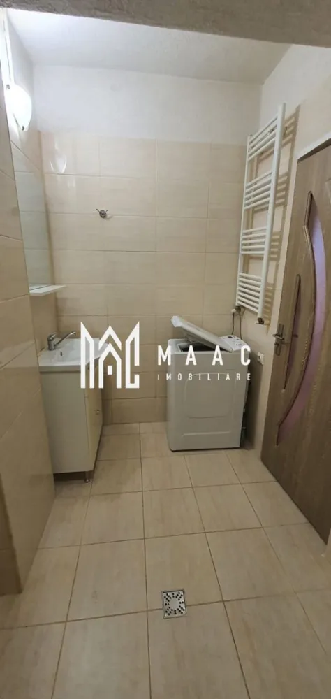 Apartament 2 Camere | Etaj Intermediar | zona Dedeman - MAAC Imobiliare va propune o oportunitate de aur în zonă liniștită: Apartament cu 2 camere, mobilat modern, parcare cu barieră.
Dacă căutați un cămin perfect sau o investiție sigură, acest apartament cu 2 camere este răspunsul. Situat într-o zonă liniștită, dar extrem de bine conectată, oferă tot confortul și practicitatea necesare unei vieți moderne.

Detalii care fac diferența:

* Spațiu generos și primitor:** Apartamentul beneficiază de o suprafață generoasă, distribuită inteligent pentru a asigura un trai confortabil.
* Gata de locuit, imediat:** Este complet mobilat cu mobilier modern și de calitate superioară, aducând un aer contemporan și sofisticat. Finisajele recente sunt impecabile.
* Lumină și prospețime:** Datorită dispunerii excelente, spațiul este luminos natural pe tot parcursul zilei și bine aerisit, creând o atmosferă sănătoasă și plăcută.
* Liniște și securitate:** Parcarea cu acces controlat prin barieră vă oferă pace și siguranță pentru autovehiculul dumneavoastră.

Locație excelentă – totul la îndemână:

Poziția este unul dintre punctele forte majore. Situat **în spatele magazinului Dedeman**, apartamentul vă pune la doar câțiva pași de toate necesitățile zilnice:
* Magazine** și supermarketuri pentru cumpărături facile.
* Școli și grădinițe în proximitate, ideal pentru familii.
* Stații de transport în comun la distanță scurtă, asigurând legături rapide către orice punct al orașului.

Această combinație perfectă între liniștea unei zone rezidențiale și accesibilitatea imediată la facilități face din acest apartament o alegere de excepție atât pentru cei care doresc să se stabilească, cât și pentru investitori, având un potențial mare de închiriere.

Nu lăsați șansa să vă scape!

Acest apartament reunește tot ceea ce vă puteți dori: condiții excelente, locație privilegiată și stare impecabilă.
Contactați-ne chiar acum pentru mai multe informații sau pentru a programa o vizionare și a vedea cu ochii dumneavoastră această oportunitate!
Pentru mai multe detalii precizati telefonic ca ati vazut anuntul cu ID CP2886873