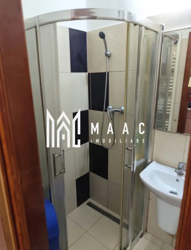 Garsonieră | Parter | Mobilată și utilată | Terezian - Maac Imobiliare prezintă spre vânzare o garsonieră situată la parter, cu o suprafață utilă de 22 mp, ideală pentru locuit sau investiție. Garsoniera este compartimentată practic în hol, bucătărie, baie și dormitor și se vinde complet mobilată și utilată. Imobilul dispune de tâmplărie termopan, parchet și centrală termică proprie. Baia este finisată cu gresie și faianță și este dotată cu cabină de duș, iar bucătăria este mobilată și utilată. Proprietatea este potrivită pentru închiriere, existând posibilitatea de preluare a chiriașului. Pentru mai multe informații și programarea unei vizionări, vă rugăm să menționați ID anunț: CP2869345. }}