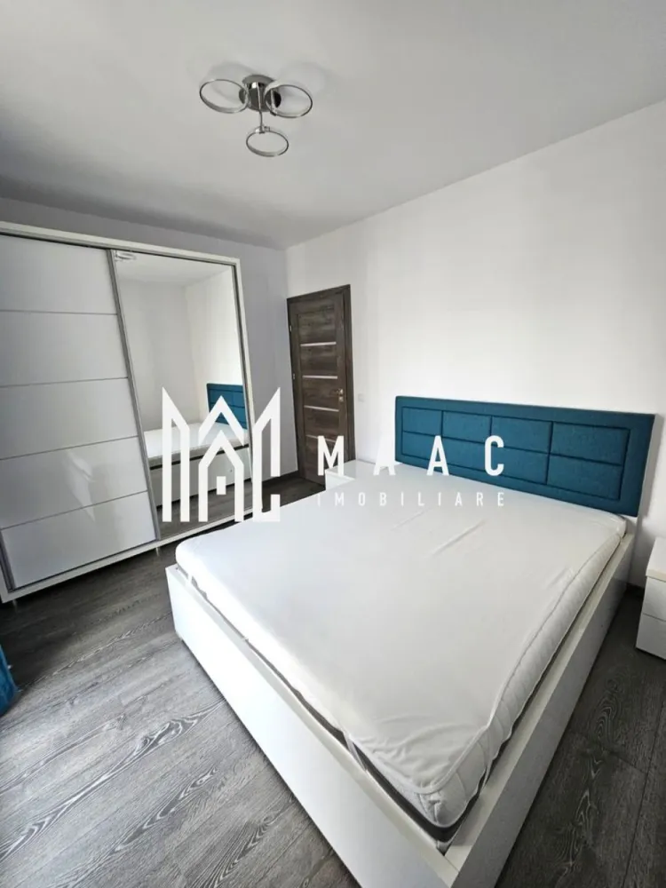 Apartament 2 camere | 50 mp utili + Balcon 10mp | Doamna Stanca - Maac Imobiliare prezintă un apartament modern cu 2 camere, situat pe strada Doamna Stanca, în imediata apropiere de Kaufland și Shopping City. Detalii proprietate: Suprafață utilă: 50 mp Balcon spațios: 10 mp Etaj: 4/6, bloc cu lift Loc de parcare privat inclus Finisaje și dotări: Apartament complet refăcut după predarea de la dezvoltator Sapa autonivelantă înainte de montajul gresiei și parchetului (delimitare ingenioasă între bucătărie și living, în dreptul grinzii) Glafuri din granit Prize și întrerupătoare Schneider Corpuri de iluminat Eglo Uși Porta Doors Elemente sanitare de la Grohe și Ravak Mobilier și electrocasnice: Apartament complet mobilat și utilat Mobilier realizat pe comandă din MDF Electrocasnice noi, neutilizate Avantaje: Apartamentul nu a fost locuit până în prezent Proiectat și finisat cu materiale premium, pentru uz propriu, nu pentru vânzare Poziționare excelentă, aproape de centre comerciale și mijloace de transport Pentru mai multe detalii sau pentru a programa o vizionare contactează - ne specificând ID: CP2869933 }}
