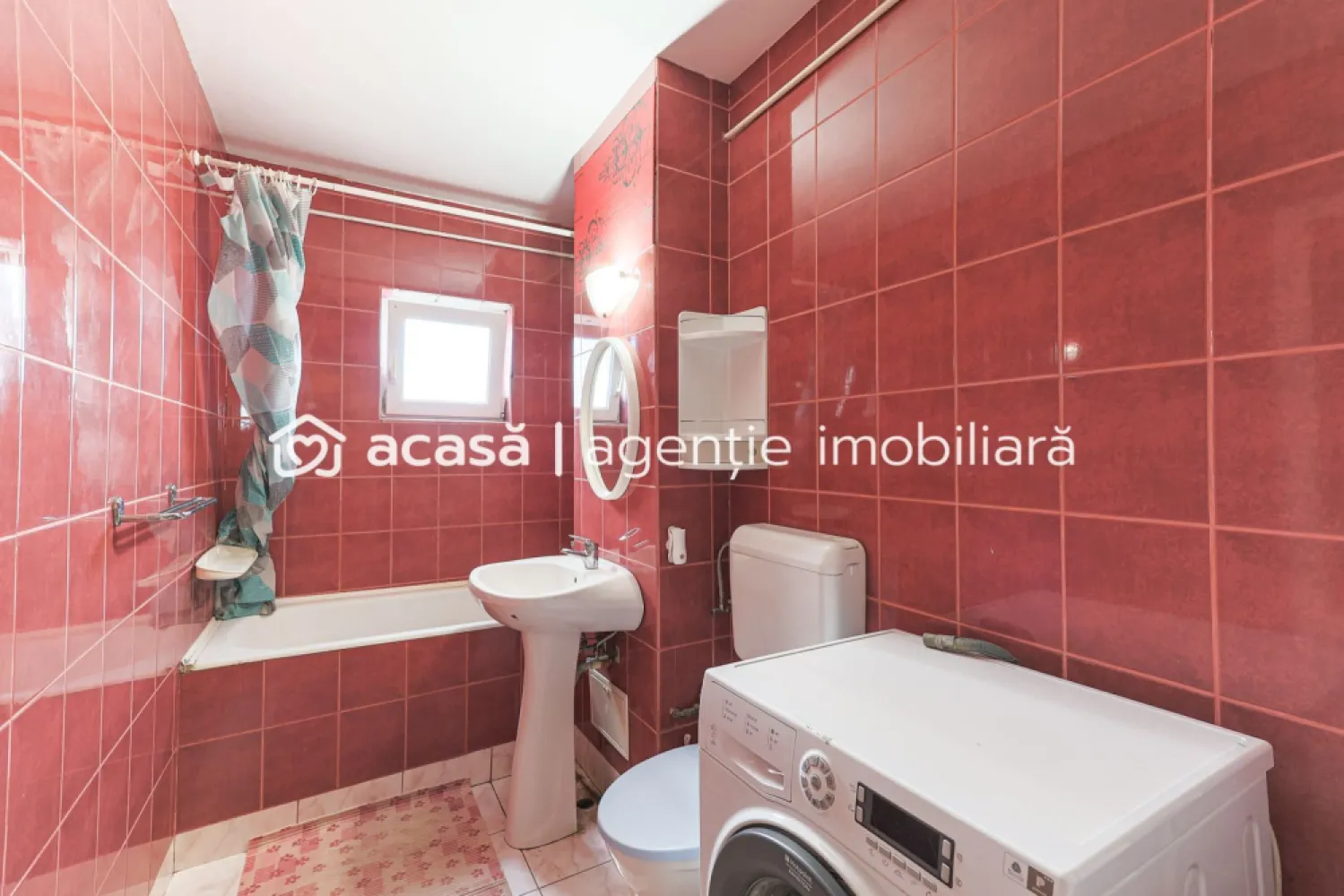 REZERVAT! Apartament 2 camere - Micalaca - COMISION 0% - Vă propunem spre vânzare un apartament cu 2 camere semidecomandat, situat în zona Piața Miorița din cartierul Micălaca, Arad

📐 Suprafață construită: 71 mp (conform CF)
🏢 Etaj: 4/4

Compartimentare:
- sufragerie spațioasă
- dormitor
- bucătărie cu cămară
- baie
- balcon
-2 holuri

Dotări și avantaje:
- se vinde mobilat și utilat
- geamuri termopan cu rolete
- centrală termică pe gaz

Apartamentul este ideal atât pentru locuință personală cât și pentru investiție, fiind potrivit pentru închiriere pe termen lung.
📍 Locația este excelentă, în apropiere de mijloace de transport, magazine și puncte de interes din Micălaca.

Pentru mai multe detalii, dar si pentru a programa o vizionare: 0755 274 519 - Daniel Hord - Consultant imobiliar.

Nu dispui de toată suma? Te ajutăm noi gratuit! Îți obținem oferte de la 16 bănci.
Ai o proprietate de vânzare în Arad și vrei să știi cât valorează cu adevărat?
Sună-mă pentru o evaluare GRATUITĂ!

Birou: ACASĂ | Agenție imobiliară Arad
Adresă: Bulevardul Decebal 2, Arad 310133