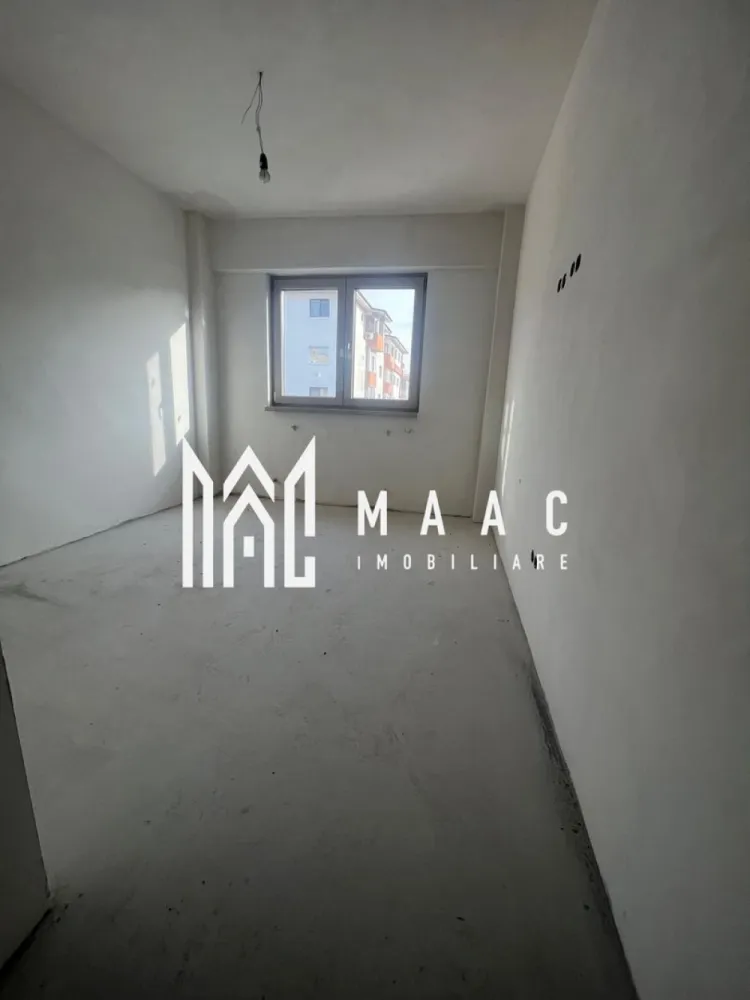 Apartament | 4 camere | Etaj 3| Piata Ostroveni - Apartament 4 camere de vânzare – Ostroveni | lângă piață | etaj 3/4 | Semifinisat MAAC Imobiliare** oferă spre vânzare un apartament cu 4 camere, situat în Ostroveni, într-o zonă foarte bine cotată, lângă piață, cu acces rapid către toate punctele de interes. Detalii generale: * Suprafață totală: 79 mp * Suprafață utilă: 76 mp * Etaj: 3 din 4 * 2 grupuri sanitare Stare apartament: * Renovat complet, inclusiv: * instalații sanitare noi * instalații electrice noi * șapă turnată * ferestre schimbate NOI * Se vinde la stadiul de semifinisat (la alb), oferind posibilitatea personalizării finisajelor după propriul gust Localizare si avantaje: * Zonă Ostroveni, lângă piață * În apropiere: școli, grădinițe, instituții publice, magazine, mijloace de transport * Ideal pentru familie sau investiție Apartamentul este luminos, bine compartimentat și gata pentru finisare imediată, fără alte lucrări majore necesare. Pentru mai multe detalii sau programarea unei vizionări, vă rugăm să ne contactați. MAAC Imobiliare – siguranță și profesionalism în tranzacții imobiliare. id: CP2870833 }}