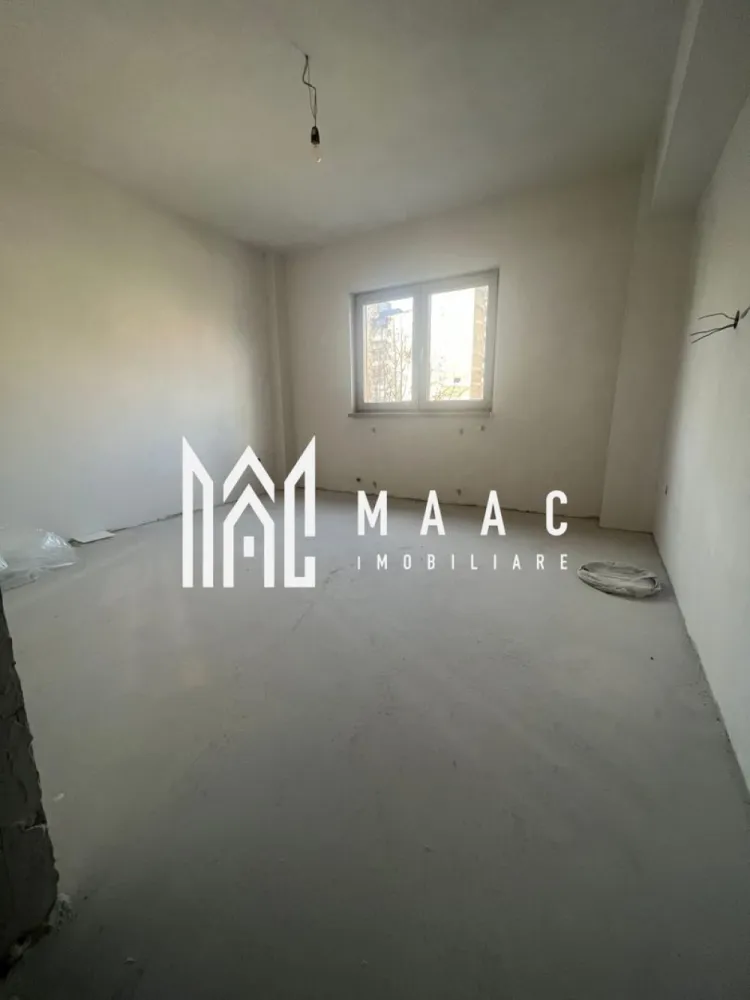 Apartament | 4 camere | Etaj 3| Piata Ostroveni - Apartament 4 camere de vânzare – Ostroveni | lângă piață | etaj 3/4 | Semifinisat MAAC Imobiliare** oferă spre vânzare un apartament cu 4 camere, situat în Ostroveni, într-o zonă foarte bine cotată, lângă piață, cu acces rapid către toate punctele de interes. Detalii generale: * Suprafață totală: 79 mp * Suprafață utilă: 76 mp * Etaj: 3 din 4 * 2 grupuri sanitare Stare apartament: * Renovat complet, inclusiv: * instalații sanitare noi * instalații electrice noi * șapă turnată * ferestre schimbate NOI * Se vinde la stadiul de semifinisat (la alb), oferind posibilitatea personalizării finisajelor după propriul gust Localizare si avantaje: * Zonă Ostroveni, lângă piață * În apropiere: școli, grădinițe, instituții publice, magazine, mijloace de transport * Ideal pentru familie sau investiție Apartamentul este luminos, bine compartimentat și gata pentru finisare imediată, fără alte lucrări majore necesare. Pentru mai multe detalii sau programarea unei vizionări, vă rugăm să ne contactați. MAAC Imobiliare – siguranță și profesionalism în tranzacții imobiliare. id: CP2870833 }}