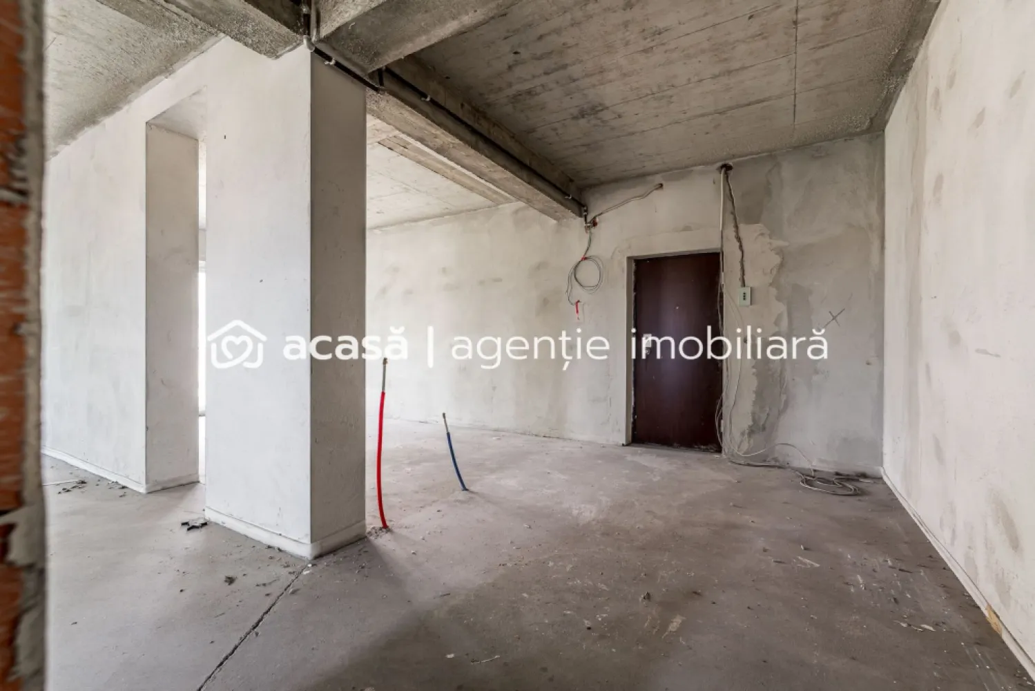 Apartament 2 camere decomandat | BERMO | Banu Mărăcine - Vă propun spre vânzare un apartament cu 2 camere, decomandat, situat la etajul 3 din 5 al unui imobil construit în 2010, prevăzut cu lift.

Locuința are o suprafață utilă de 64 mp și se predă la gri, oferind posibilitatea amenajării după propriul gust. Apartamentul dispune de instalație pregătită pentru încălzire în pardoseală.

Avantaje:
zonă liniștită și apreciată
etaj intermediar
bloc cu lift
compartimentare decomandată
ideal pentru locuit sau investiție

Preț: 92.000 Euro.

📞 Pentru mai multe detalii sau programarea unei vizionări, contactați-mă la numărul: 0742 267 773

Andreea Szuchanszki consultant imobiliar