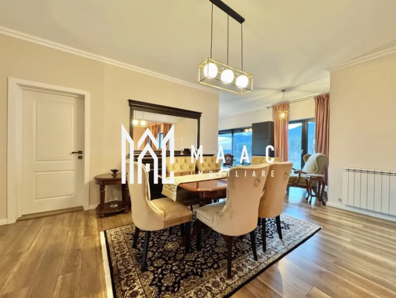 Casă 4 Camere | 216 MPU | Teren 600 mp | Vedere Panoramică | Tocile - Maac Imobiliare are plăcerea de a vă prezenta o casă nou construită, amplasată într-o zonă deosebit de liniștită din Tocile, ce oferă o priveliște spectaculoasă asupra Munților Făgăraș. Această reședință a fost concepută pentru a răspunde celor mai înalte standarde de confort și funcționalitate, îmbinând eleganța arhitecturii moderne cu avantajele unei locații pitorești. Caracteristici principale: Suprafață utilă: 216 mp Parter: 130 mp Demisol: 80 mp Teren: 600 mp Compartimentare inteligentă: Demisol: bucătărie mobilată, baie modernă, garaj, spațiu de depozitare Parter: living luminos, 3 dormitoare (inclusiv matrimonial cu baie proprie), bucătărie modernă, 2 băi Pod: spațiu cu potențial de extindere sau amenajare Dotări și utilități: Apă curentă, fosă septică, internet Cameră tehnică cu centrală pe lemne Construcție recentă, finisaje moderne De ce să alegi această proprietate? ✔ Priveliște panoramică către Munții Făgăraș ✔ Zonă liniștită, aproape de Sibiu, perfectă pentru reședință permanentă sau de vacanță ✔ Construcție recentă, gândită pentru confort și funcționalitate ✔ Investiție sigură, într-o zonă cu potențial imobiliar în creștere Această proprietate nu este doar o locuință, ci o oportunitate de a trăi un stil de viață aparte, în armonie cu natura, dar cu acces la toate facilitățile moderne. Pentru detalii suplimentare și programarea unei vizionări, vă rugăm să ne contactați, menționând ID: CP2696777. }}