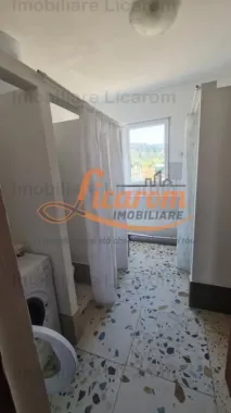 Proprietate in Cristian cu trei constructii+o fundatie,450000euro