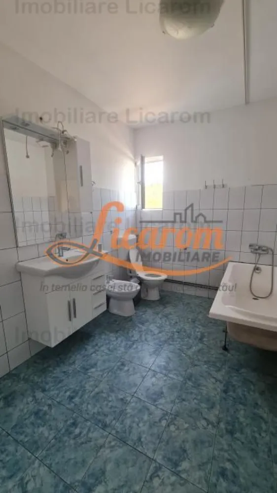Proprietate in Cristian cu trei constructii+o fundatie,450000euro