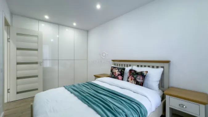 Apartament cu 3 camere de închiriat în zona Centrală