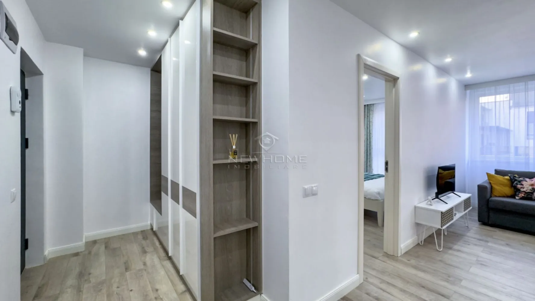 Apartament cu 3 camere de închiriat în zona Centrală