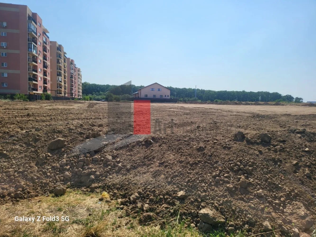 Teren Intravilan Matei Milo - Teren Intravilan construibil de vanzare in Voluntari - Pipera, la numai 198 e/mp reper Padurea Andronache, avand o suprafata de 2297 mp si deschiderea de 40 ml la 1 strada. Caracteristici teren POT 50% % , CUT 2.2 , Regim de inaltime p+4e +m, amprenta maxima   1146 mp.Terenul este taluzat indreptat adus la cota si gata de construit Pretul este negociabil .