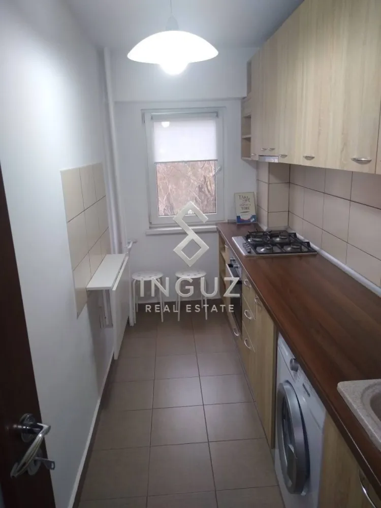 Garsonieră de închiriat – Ghica Tei, Sector 2 - ⬇️ العربية ⬇️

Garsonieră de închiriat – Ghica Tei, Sector 2
370 € / lună | 40 mp | etaj 3

Garsonieră spațioasă și decomandată, situată pe Bulevardul Ghica Tei 89, într-un bloc reabilitat.

Locuința este complet mobilată și pregătită pentru mutare imediată.

• 40 mp
• Etaj 3
• Compartimentare decomandată
• Balcon
• Aer condiționat
• Boiler
• Aspirator
• Bloc reabilitat termic

Zonă liniștită, cu acces rapid către mijloace de transport, magazine și facilități.
Pentru mai multe detalii sau vizionare, vă rugăm să ne contactați.

استوديو للإيجار – غيكا تي، القطاع 2
370 € / شهر | 40 متر مربع | الطابق 3

استوديو واسع ومقسم بشكل منفصل، يقع على شارع Ghica Tei 89 داخل بناية معاد تأهيلها.

الشقة مفروشة بالكامل وجاهزة للسكن فورًا.

• 40 متر مربع
• الطابق 3
• تقسيم منفصل
• شرفة
• تكييف هواء
• Boiler للمياه الساخنة
• مكنسة كهربائية
• بناء معزول ومجدد

منطقة هادئة مع وصول سريع إلى وسائل النقل والمحلات والخدمات.
للمزيد من التفاصيل أو لتحديد موعد للمعاينة، يرجى التواصل معنا.