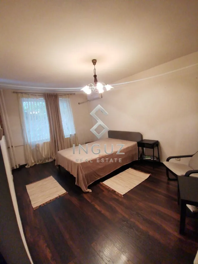 Garsonieră decomandată de închiriat – Colentina / Nada Florilor - ⬇️ العربية ⬇️

Garsonieră decomandată de închiriat – Colentina / Nada Florilor
350 € / lună | 35 mp | parter

Garsonieră spațioasă și decomandată, situată în zona Colentina, strada Nada Florilor, aproape de Teiul Doamnei și Brașoveni.

Ideală pentru închiriere pe termen lung, într-un bloc curat și bine administrat.

• 35 mp
• Parter din 10
• Compartimentare decomandată
• Complet utilată
• Termoficare
• Apometre
• Bloc reabilitat termic
• Zonă liniștită și accesibilă

Condiții de închiriere:
• Contract minim 1 an
• 1 lună avans
• 1 lună garanție

Pentru mai multe detalii sau vizionare, vă rugăm să ne contactați.

استوديو منفصل للإيجار – كولنتينا / Nada Florilor
350 € / شهر | 35 متر مربع | طابق أرضي

استوديو واسع ومقسم بشكل منفصل، يقع في منطقة كولنتينا – شارع Nada Florilor، بالقرب من Teiul Doamnei وBrașoveni.

مناسب للإيجار طويل الأمد داخل بناية نظيفة ومُدارة بشكل جيد.

• 35 متر مربع
• طابق أرضي من 10
• تقسيم منفصل
• مجهز بالكامل
• تدفئة مركزية
• عدادات مياه
• بناء معاد تأهيله حرارياً
• منطقة هادئة وسهلة الوصول

شروط الإيجار:
• عقد لمدة سنة على الأقل
• شهر إيجار مقدم
• شهر تأمين

للمزيد من التفاصيل أو لتحديد موعد للمعاينة، يرجى التواصل معنا.