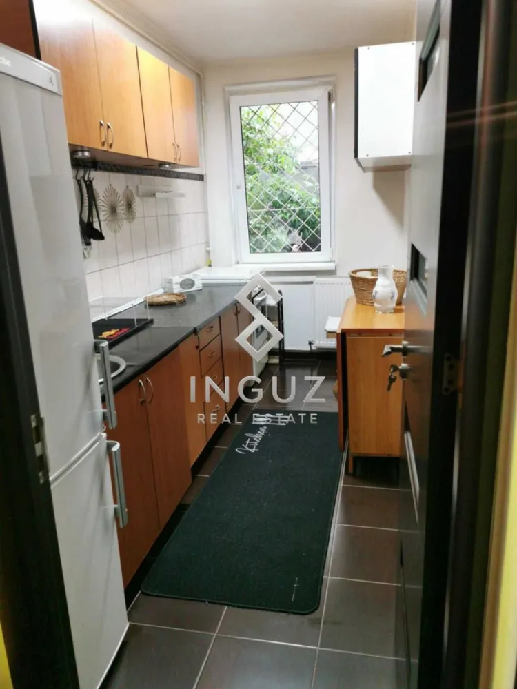 Garsonieră decomandată de închiriat – Colentina / Nada Florilor - ⬇️ العربية ⬇️

Garsonieră decomandată de închiriat – Colentina / Nada Florilor
350 € / lună | 35 mp | parter

Garsonieră spațioasă și decomandată, situată în zona Colentina, strada Nada Florilor, aproape de Teiul Doamnei și Brașoveni.

Ideală pentru închiriere pe termen lung, într-un bloc curat și bine administrat.

• 35 mp
• Parter din 10
• Compartimentare decomandată
• Complet utilată
• Termoficare
• Apometre
• Bloc reabilitat termic
• Zonă liniștită și accesibilă

Condiții de închiriere:
• Contract minim 1 an
• 1 lună avans
• 1 lună garanție

Pentru mai multe detalii sau vizionare, vă rugăm să ne contactați.

استوديو منفصل للإيجار – كولنتينا / Nada Florilor
350 € / شهر | 35 متر مربع | طابق أرضي

استوديو واسع ومقسم بشكل منفصل، يقع في منطقة كولنتينا – شارع Nada Florilor، بالقرب من Teiul Doamnei وBrașoveni.

مناسب للإيجار طويل الأمد داخل بناية نظيفة ومُدارة بشكل جيد.

• 35 متر مربع
• طابق أرضي من 10
• تقسيم منفصل
• مجهز بالكامل
• تدفئة مركزية
• عدادات مياه
• بناء معاد تأهيله حرارياً
• منطقة هادئة وسهلة الوصول

شروط الإيجار:
• عقد لمدة سنة على الأقل
• شهر إيجار مقدم
• شهر تأمين

للمزيد من التفاصيل أو لتحديد موعد للمعاينة، يرجى التواصل معنا.