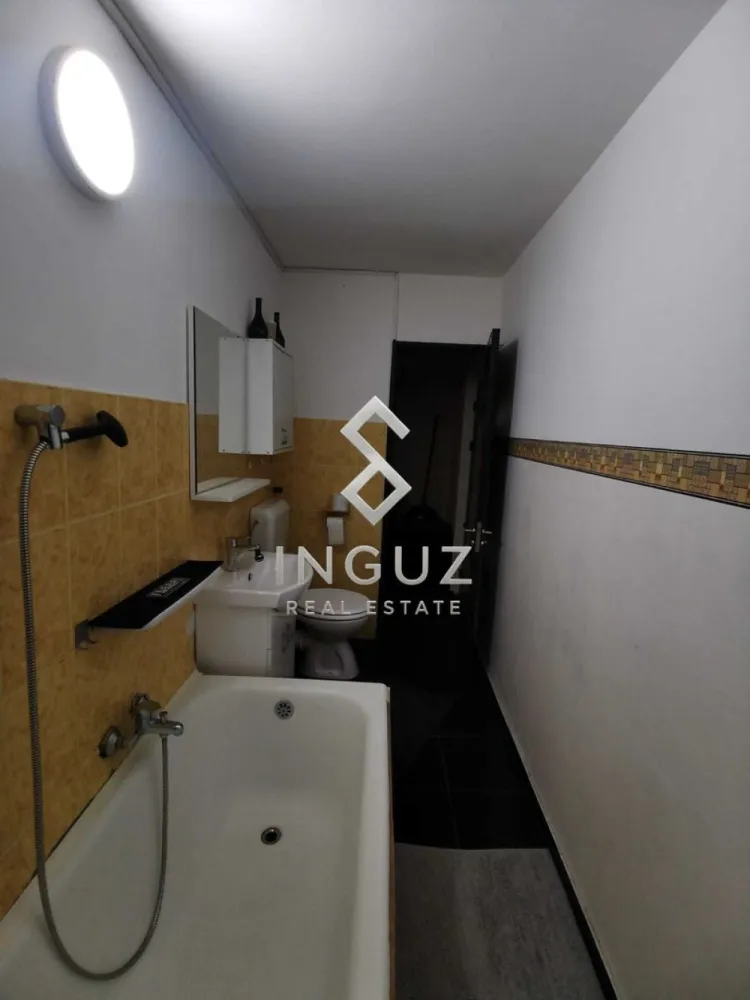 Garsonieră decomandată de închiriat – Colentina / Nada Florilor - ⬇️ العربية ⬇️

Garsonieră decomandată de închiriat – Colentina / Nada Florilor
350 € / lună | 35 mp | parter

Garsonieră spațioasă și decomandată, situată în zona Colentina, strada Nada Florilor, aproape de Teiul Doamnei și Brașoveni.

Ideală pentru închiriere pe termen lung, într-un bloc curat și bine administrat.

• 35 mp
• Parter din 10
• Compartimentare decomandată
• Complet utilată
• Termoficare
• Apometre
• Bloc reabilitat termic
• Zonă liniștită și accesibilă

Condiții de închiriere:
• Contract minim 1 an
• 1 lună avans
• 1 lună garanție

Pentru mai multe detalii sau vizionare, vă rugăm să ne contactați.

استوديو منفصل للإيجار – كولنتينا / Nada Florilor
350 € / شهر | 35 متر مربع | طابق أرضي

استوديو واسع ومقسم بشكل منفصل، يقع في منطقة كولنتينا – شارع Nada Florilor، بالقرب من Teiul Doamnei وBrașoveni.

مناسب للإيجار طويل الأمد داخل بناية نظيفة ومُدارة بشكل جيد.

• 35 متر مربع
• طابق أرضي من 10
• تقسيم منفصل
• مجهز بالكامل
• تدفئة مركزية
• عدادات مياه
• بناء معاد تأهيله حرارياً
• منطقة هادئة وسهلة الوصول

شروط الإيجار:
• عقد لمدة سنة على الأقل
• شهر إيجار مقدم
• شهر تأمين

للمزيد من التفاصيل أو لتحديد موعد للمعاينة، يرجى التواصل معنا.