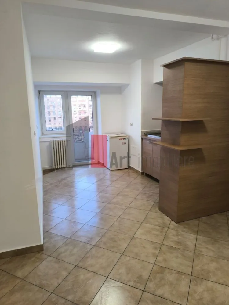 Inchiriere 2 Camere Unirii - Alba Iulia - Va propunem spre inchiriere un apartament cu 2 camere in zona Unirii - Alba Iulia, Etaj 5/10, decomandat, ideal birou/firma, se accepta sediu social, liber, proaspat zugravit, gresie, faianta, parchet, termopan, vedere stradala, apropiere Decebal, Muncii, Vitan